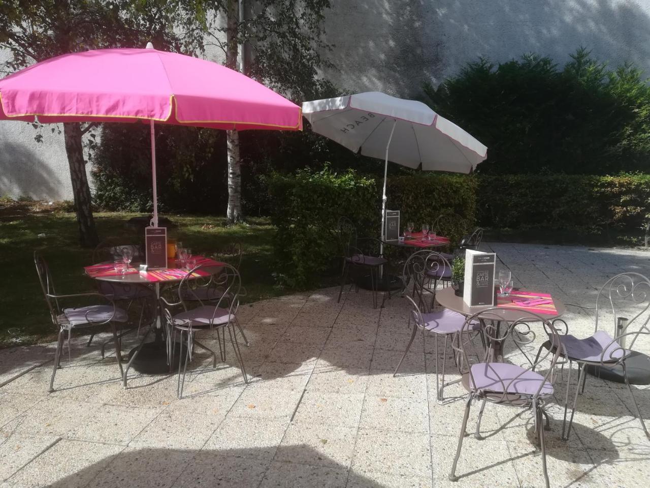 Hotel Ibis Paris Le Bourget La Courneuve Exterior foto