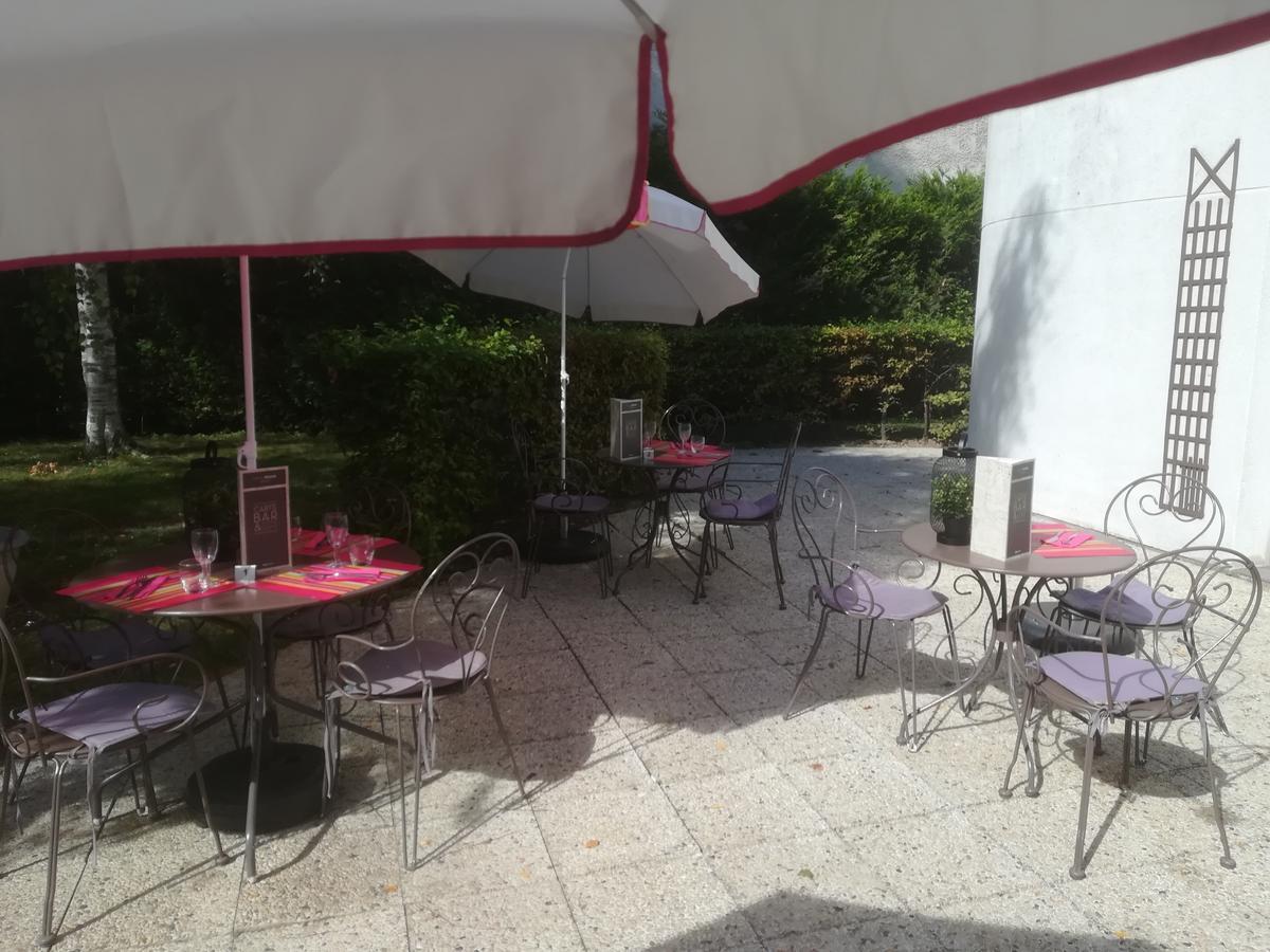 Hotel Ibis Paris Le Bourget La Courneuve Exterior foto